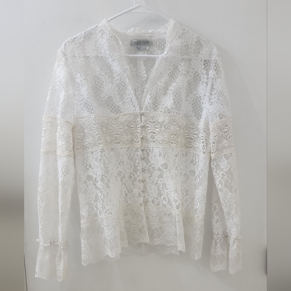 Kay Unger White Lace‎ V-Neck Long Sleeve Top, Size 16.